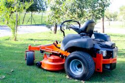 AQUISIÇÃO DE NOVOS EQUIPAMENTOS MELHORA SERVIÇO DE JARDINAGEM