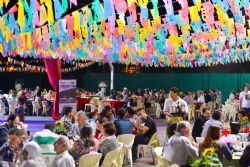 ARRAIÁ DO ALPHAVILLE REÚNE 450 PESSOAS EM NOITE DE FESTA
